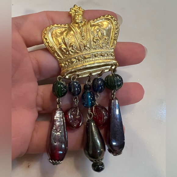 Vintage Crown Statement Brooch With Dangle Glass Beads | Regal Figural Pin - Picture 3 of 6